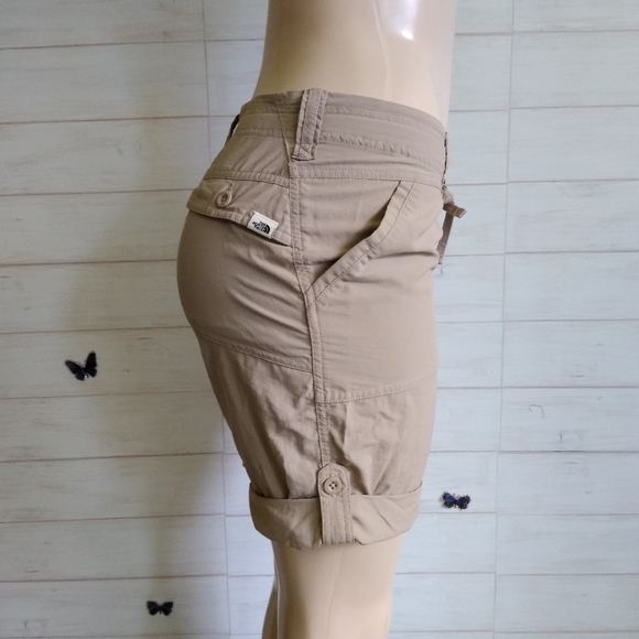 The North Face Pants - The North Face Horizon Roll - Up Shorts